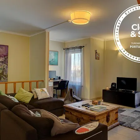 Surf 1 Konukevi Peniche