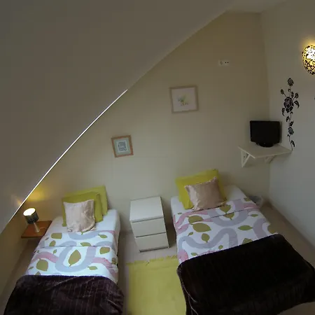 Surf 1 بيت ضيافة 2*