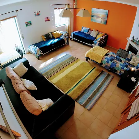 Surf 1 بيت ضيافة 2*